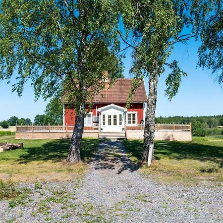Gard Med Egen Sjoe Med Bryggbat, Nyrenoverat! Katrineholm Buitenkant foto
