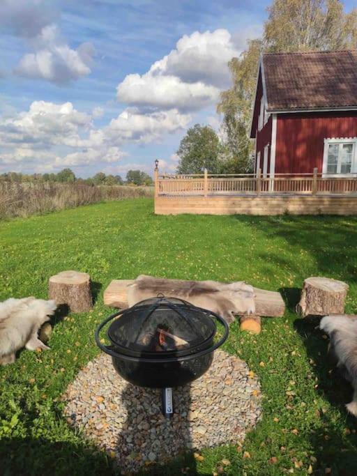 Gard Med Egen Sjoe Med Bryggbat, Nyrenoverat! Katrineholm Buitenkant foto