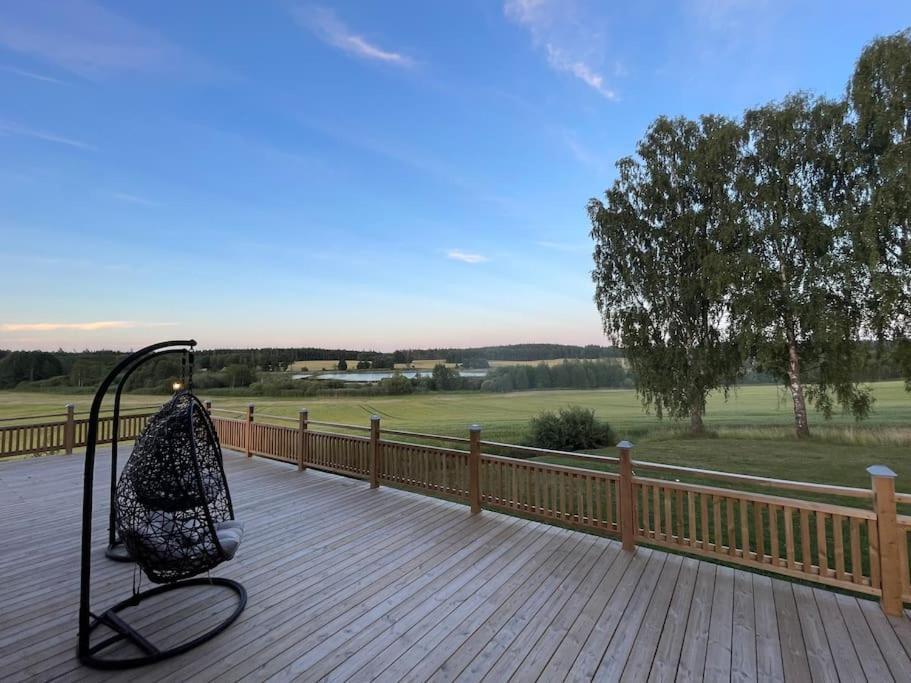 Gard Med Egen Sjoe Med Bryggbat, Nyrenoverat! Katrineholm Buitenkant foto