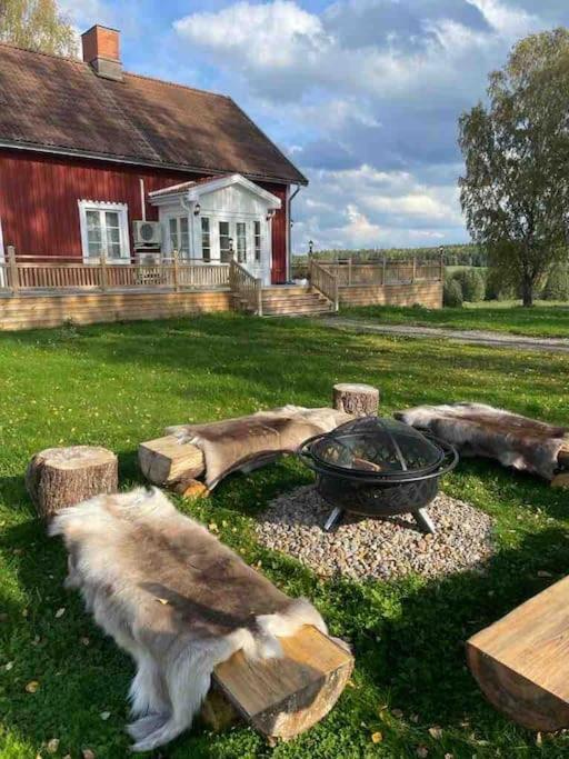 Gard Med Egen Sjoe Med Bryggbat, Nyrenoverat! Katrineholm Buitenkant foto