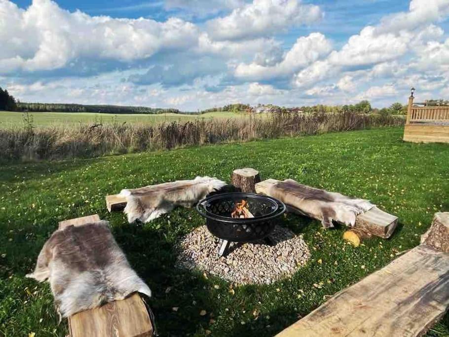 Gard Med Egen Sjoe Med Bryggbat, Nyrenoverat! Katrineholm Buitenkant foto